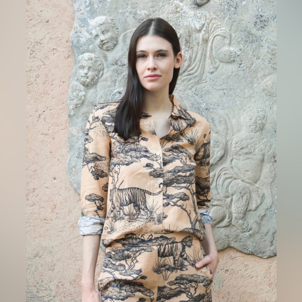NWT las Surenas shirt in safari